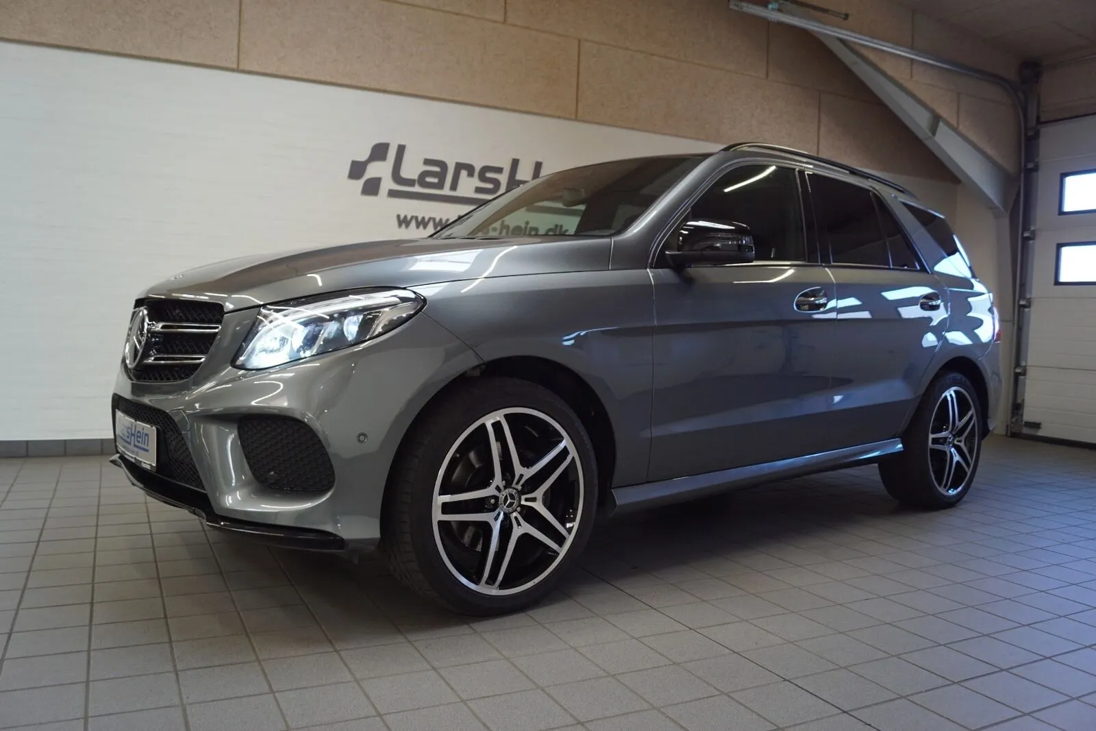 Mercedes-Benz GLE350 d 3,0 AMG Line aut. 4Matic 5d Image 2